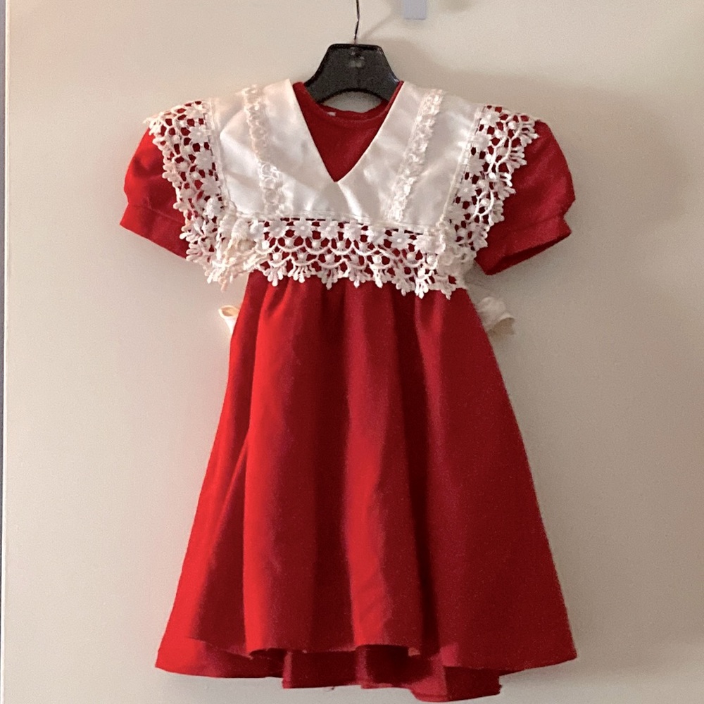 FINAL PRICE - Girls’ red dress with lace trim — small